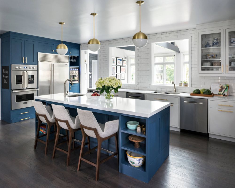 Royal blue L-shaped kitchen